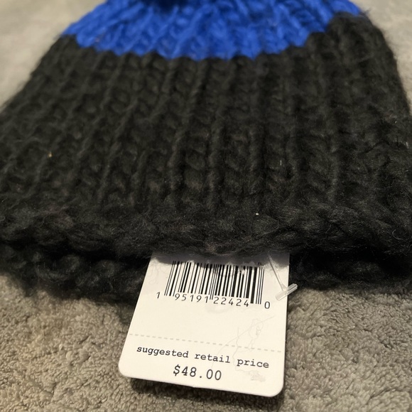 Free People Cozy Up Color Block Blue Black Pom Beanie Knit Winter Hat - Picture 3 of 7